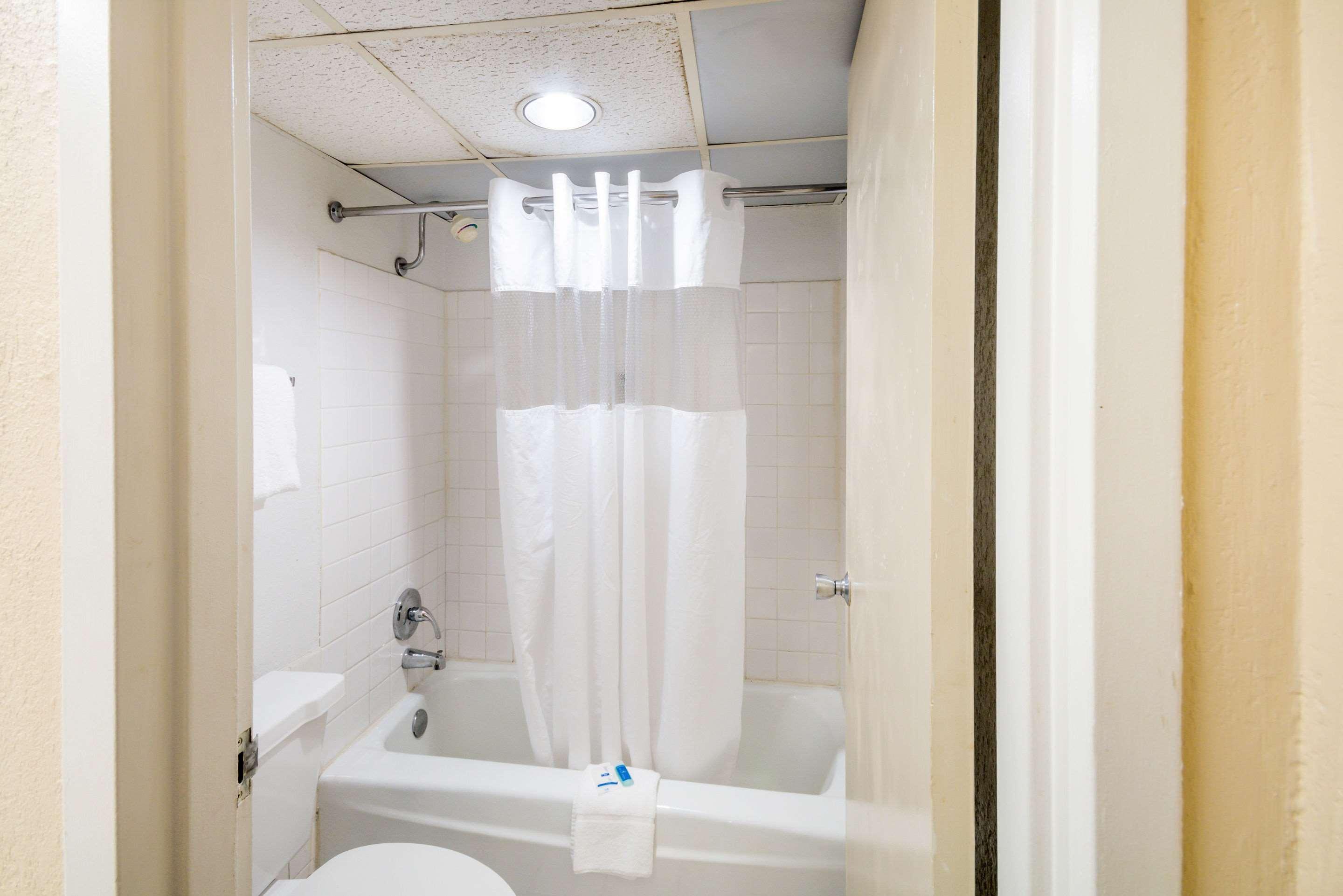 Rodeway Inn And Suites Портсмут Экстерьер фото