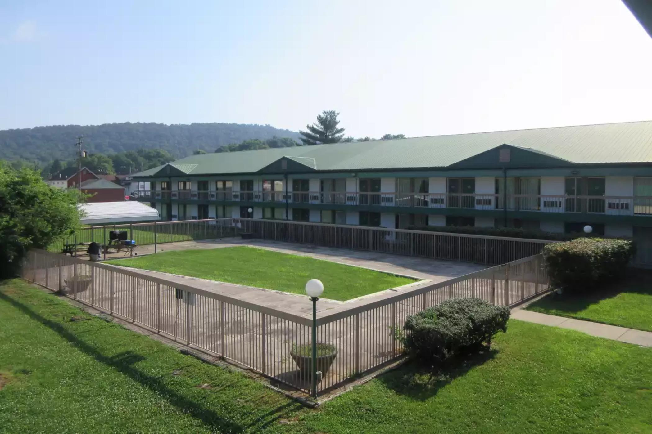 Rodeway Inn And Suites Портсмут Экстерьер фото