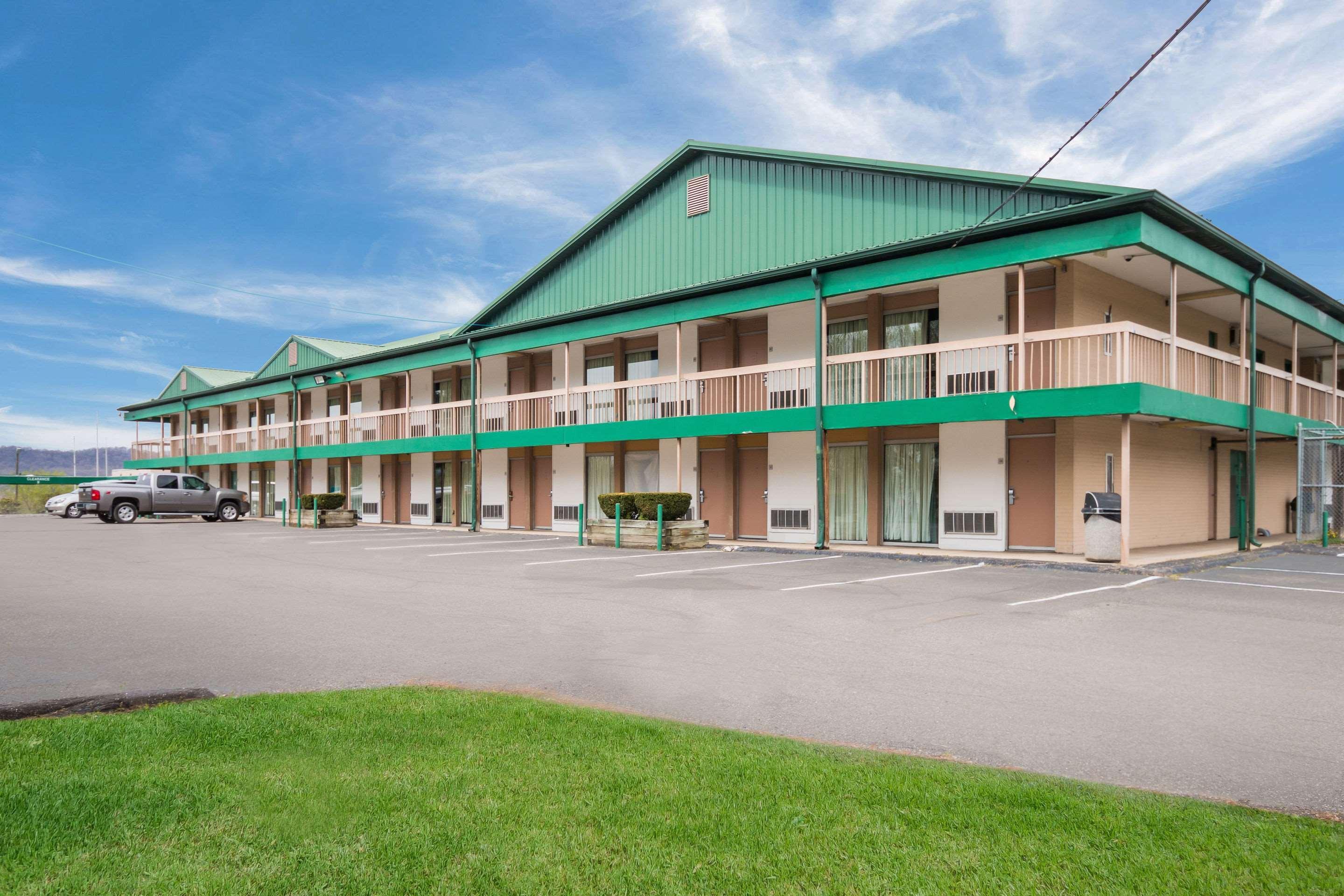 Rodeway Inn And Suites Портсмут Экстерьер фото