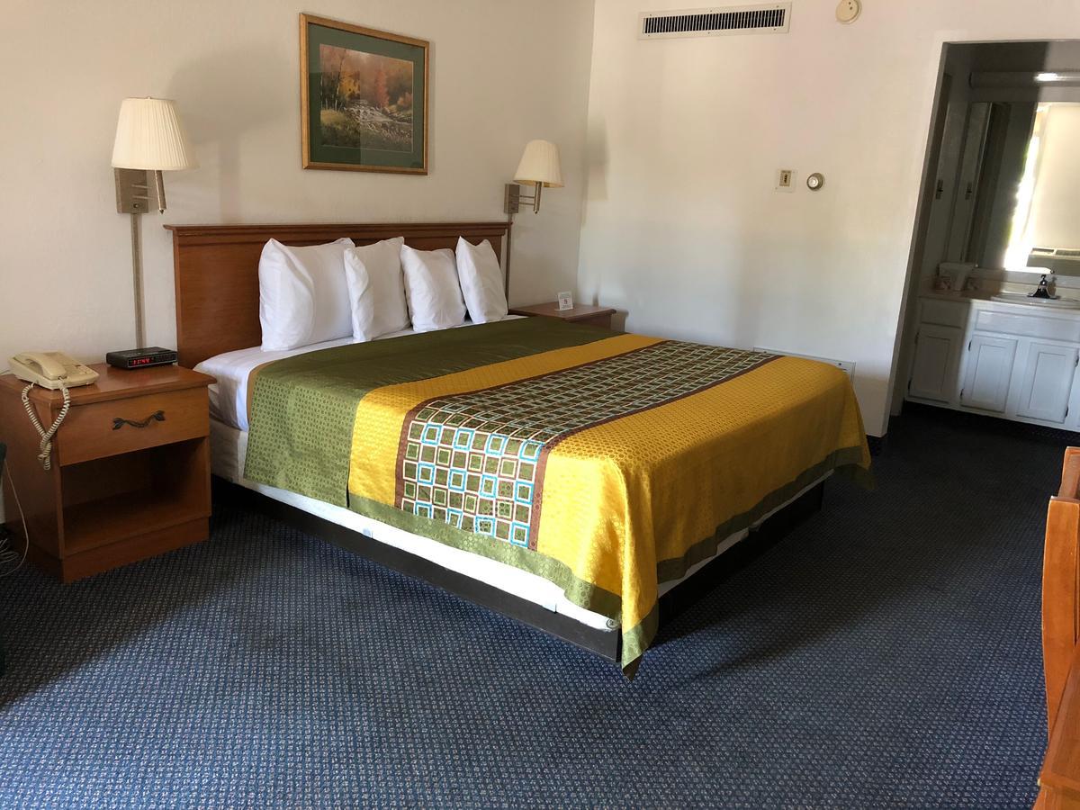 Rodeway Inn And Suites Портсмут Экстерьер фото