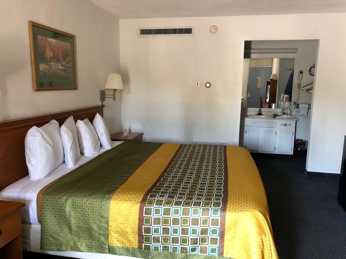 Rodeway Inn And Suites Портсмут Экстерьер фото